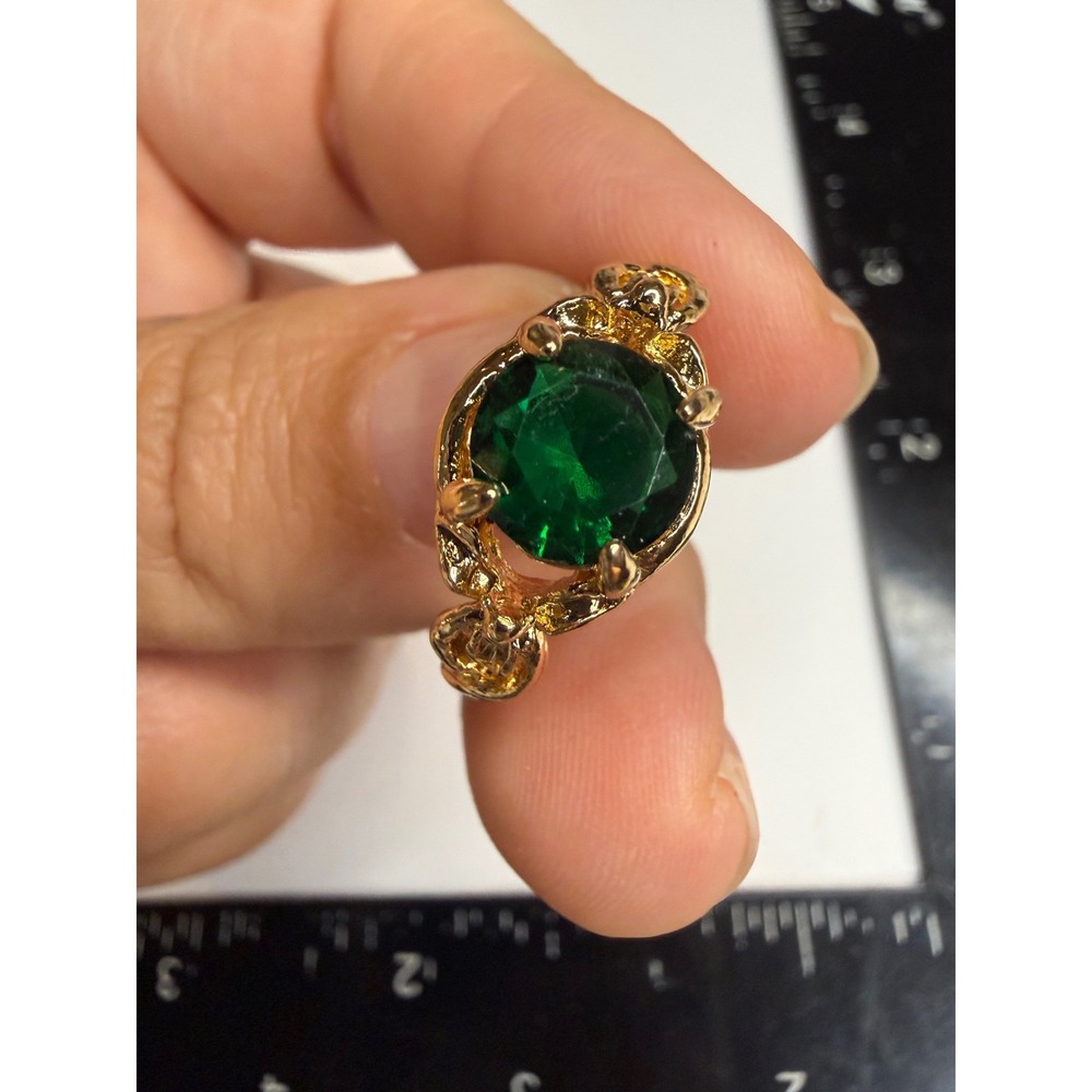 Gold Tone Green Stone Cocktail Ring Ornate Vine Band Size 8
